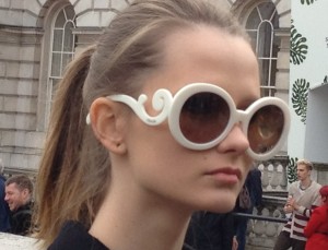 london fashion week fille lunette face