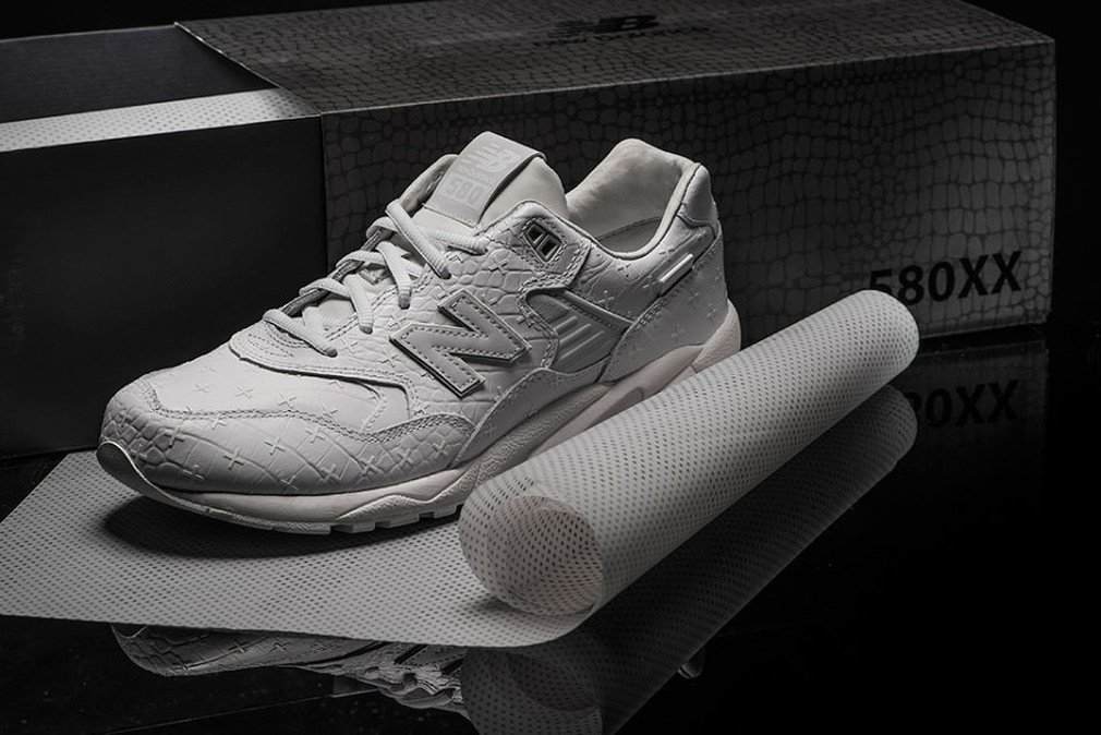 New-Balance-MRT580XX-All-White-Special-Edition-