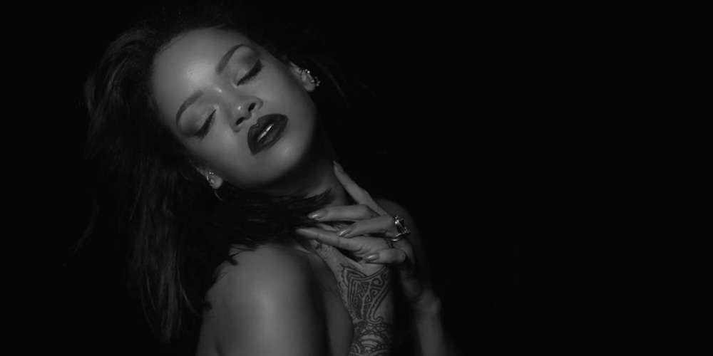 1459440767-hbz-rihanna-kiss-it-better