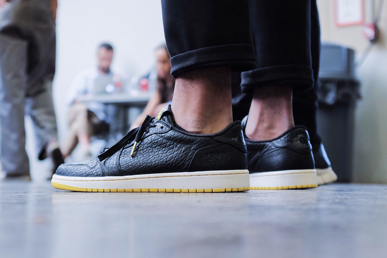 AIR JORDAN 1 LOW X PUBLIC SCHOOL